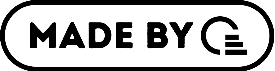 Schwarzer Bildschirm mit weißem Text und einem Symbol für einen Play-Button rechts neben dem Text.