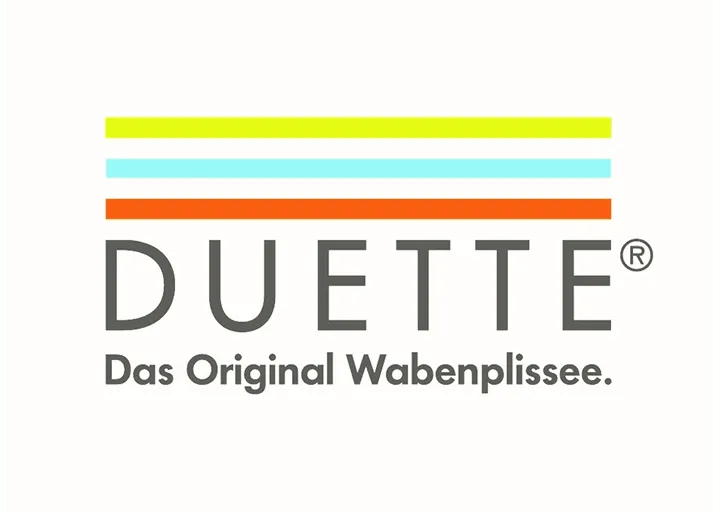 DUETTE Logo mit drei horizontalen Linien in Gelb, Hellblau und Orange über dem Schriftzug Das Original Wabenplissee.